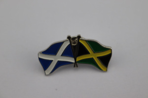 Emblema de aleación de zinc fundido personalizado: diseño geométrico de Europa del Este con motivo rojo-verde esmaltado (pedidos a granel disponibles) - Product Image 3
