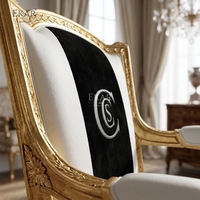 Fauteuil classique français monogrammé Sovereign |   Noir doré de luxe &amp;   Fauteuil d'appoint blanc - EKAR
