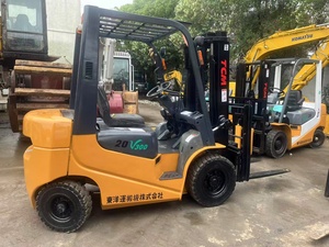 Montacargas TCM V300-20 LPG con Capacidad de 2000 kg, Mástil de Tres Etapas, Neumáticos Neumáticos, Operación Sentado, Uso en Interiores, Desplazador Lateral Hidráulico - Product Image 5
