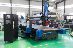 El Router CNC Rotatorio de 4 Ejes 1530 Más Popular Procesa Diversas Piezas Cilíndricas - Product Image 2