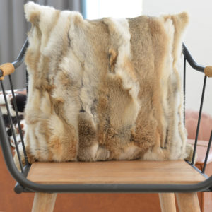 <span class=keywords><strong>Coussin</strong></span> décoratif ultra-doux en fausse fourrure de lapin Rex, motif rayé, garnissage en velours plumeux, pour chambre à coucher, chevet et salon - Product Image 3
