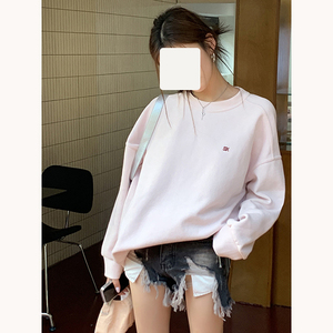 Sudadera Rosa de Cuello Redondo Estampada para Mujer, Nuevo Estilo Otoñal, Ajuste Holgado, Diseño Minimalista Estilizador, Logotipo Personalizado, Hombro Regular - Product Image 3