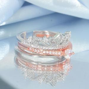 Vente en gros de bagues en or massif 10K 14K 18K pour fiançailles avec la moissanite VVS - Product Image 1