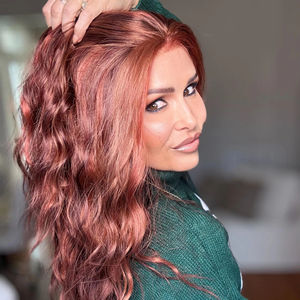 Perruque en dentelle transparente CARKIRA, mélange rouge cuivre, 13x4, longueur moyenne, vague lâche, résistante à la chaleur, naturelle, douce, sans colle - Product Image 1