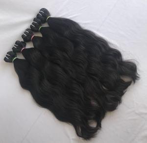 Paquetes <span class=keywords><strong>de</strong></span> Cabello Humano Brasileño Virgen Remy al por Mayor, con Cutícula Alineada, Doble Trama <span class=keywords><strong>a</strong></span> Máquina, Ondulado Natural - Product Image 2