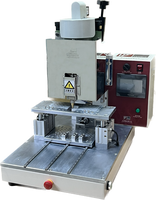 Machine de moulage basse pression de bureau pour le scellement de circuits imprimés et le surmoulage de câbles, contrôle PLC