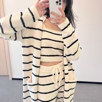 Pyjama décontracté rayé en demi-velours pour femme, ensemble trois pièces respirant à taille élastique, cardigan chaud et épais, doux à l'avant, pour l'hiver