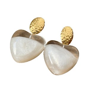 Pendientes de Resina en Forma de Corazón con Aleación de Zinc, Chapados en Oro, Joyería de Moda para Mujer 2026 - Product Image 4