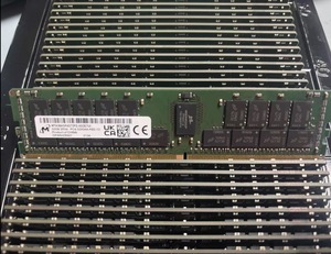 Kit de mémoire MTA36ASF4G72PZ-3G2 MTA36ASF8G72PZ-3G2 32 Go (1x 32 Go) Dual Rank X4 PC4-25600R (DDR4-3200) Registered CAS-22 - Product Image 1