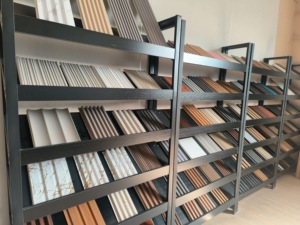 Panel de pared estriado WPC moderno ignífugo y a prueba de humedad PVC para decoración interior comercial y apartamento impermeable - Product Image 5