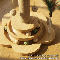 Griffoir interactif pour chat avec corde en sisal verticale et jouet de piste en bois pour centre d'activités intérieur pour chatons