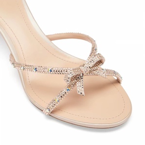 Sandales à talons hauts pour femmes, couleur nude, avec nœud en strass, luxueuses et raffinées, entièrement ornées de strass, pour l'été. - Product Image 1