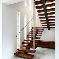 Escalier sur mesure en verre avec marches et contremarches en chêne blanc, structure en acier droite à monopoutre, pour intérieur, fabrication chinoise
