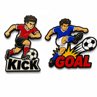 Épinglette en métal émaillé souple pour joueur de football, motif dessin animé Football KICK GOAL, logo personnalisé, cadeau pour fan de sport, vente en gros, épinglette de chapeau Anime