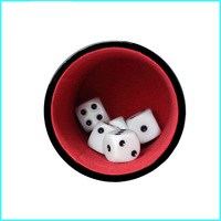 Vente en gros usine : Ensemble de gobelets à dés personnalisés en similicuir et ensemble de dés en velours doux pour produits de divertissement