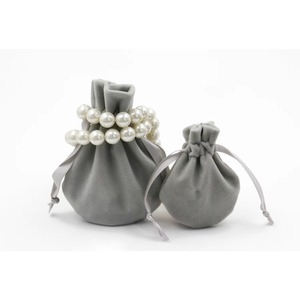 Pochette personnalisée de luxe en suède écologique avec cordon en satin de soie, petit sac cadeau recyclable pour mariage, anniversaire, parfum, bonbons - Product Image 3