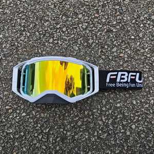 Lunettes de moto transparentes anti-vent et anti-poussière avec logo personnalisé, anti-buée, UV400, motocross MX, réglables, légères, pour l'extérieur - Product Image 3