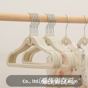 Cintre en plastique à crochets pour enfants avec finition floquée douce antidérapante et sans trace, support de rangement polyvalent pour vêtements secs et mouillés pour <span class=keywords><strong>les</strong></span> tout-<span class=keywords><strong>petits</strong></span> - Product Image 5