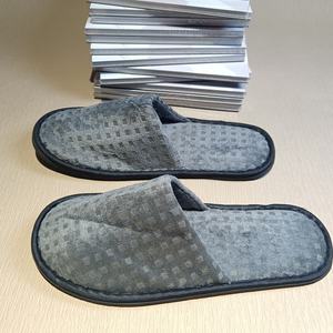 하이 퀄리티 호텔 원 타임 슬리퍼 부드럽고 편안한 미끄럼 방지 단독 폐쇄 발가락 산호 양털 슬리퍼 홈스테이 - Product Image 2