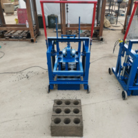 Le fournisseur d'usine fait la machine de brique de bloc de ciment à poussée directe 2-45 produire des briques creuses à 3 trous LWH 390-150-190mm