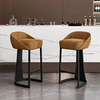 Chaise de bar haut de gamme de luxe léger, avec structure métallique épaissie, design moderne, tabouret de caisse de réception, dossier haut en tissu, pour salon