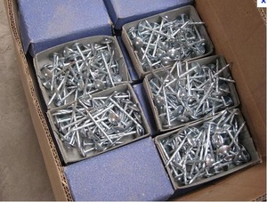 Il mercato del sud America ha galvanizzato i chiodi d'acciaio 9G con la rondella di gomma di plastica ha intrecciato i chiodi del tetto - Product Image 5