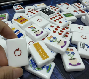 Juego de Mahjong Americano de Acrílico con Temática de Maestros, Fotos Reales de Fábrica, Listo para Envío Inmediato, Sin Reseñas Aún - Product Image 1