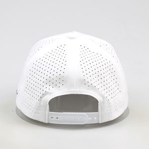 Бейсболка для гольфа из водонепроницаемого полиэстера с 5 панелями и индивидуальным логотипом из ПВХ, перфорированная кепка с лазерной резкой, бейсболка с веревочным шнурком, гидро-кепка - Product Image 2