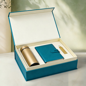 Set de Regalo Premium Personalizable para Clientes Corporativos, Empaque Elegante, Logotipo Personalizado Disponible - Product Image 2