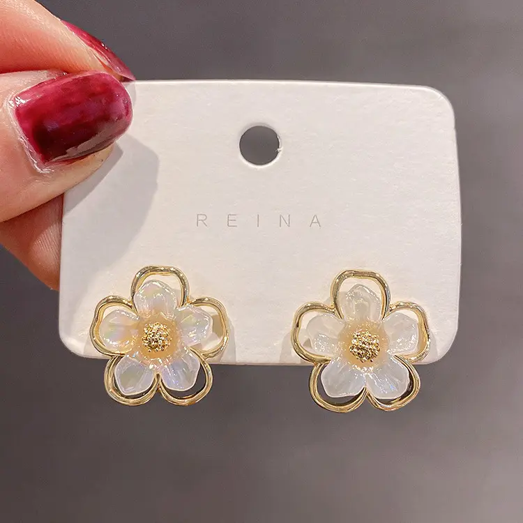 Classic Fashion Design 925 Silver Needle Shell Multilayer Petal Earrings Elegant Bright Gold Flower Shape Earrings