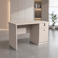 Bureau de direction moderne en bois, table de conférence modulaire avec espace informatique intégré pour manager