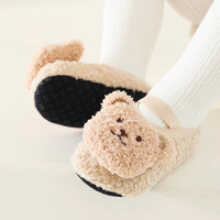 Chaussettes de sol antidérapantes pour bébés et jeunes enfants, motif ours mignon, chaussons chauds et confortables pour garçons et filles