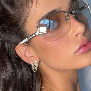 แว่นกันแดดหรูหราปี 2023 แบบไร้กรอบสำหรับผู้หญิง แว่นกันแดดประดับเพชรทันสมัย - Product Image 2