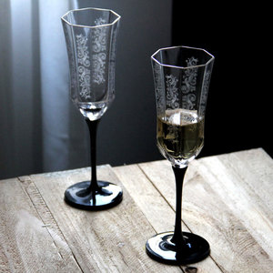 Set Regalo Premium di Calici da Champagne Vintage Francesi Stile Cigno Nero per <span class=keywords><strong>San</strong></span> <span class=keywords><strong>Valentino</strong></span>, Bicchieri Ottagonali con Stelo in Stile Antico - Product Image 2