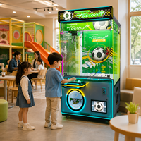 BLEE Machine à griffes de football à monnayeur, jeu de grue à prix en forme de ballon de football, avec joystick et éclairage LED, pour centre de divertissement et FEC