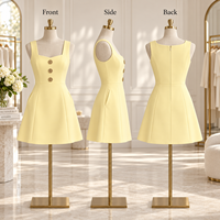 Mini-robe personnalisée pour femme en crêpe, coupe ajustée, col carré, boutons décoratifs, sans manches, coupe trapèze, décontractée