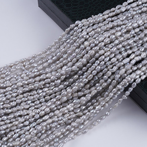 Vente en gros de perles d'eau douce naturelles 4-5 mm blanches, polies des deux côtés, grises, pour bracelet et collier DIY, trou droit, trou droit, trou droit - Product Image 4