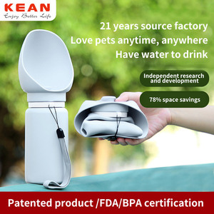 Dispensador de botella de agua portátil para exteriores de gran capacidad, alimentador de agua moderno de silicona para perros y Mascotas - Product Image 2