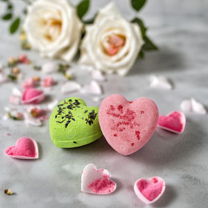 Bomba de baño orgánica de corazón personalizada ODM, baño de pétalos de ingredientes naturales, Fizzes para limpieza - Product Image 1