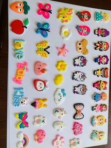 Vente chaude Mignon Personnage De Dessin Animé PVC En Caoutchouc Souple Chaussure Charmes Action Figure Bébé Accessoires En Gros <span class=keywords><strong>Pas</strong></span> <span class=keywords><strong>Cher</strong></span> Croc Chaussures En Plastique - Product Image 4