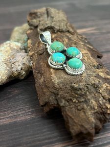 สร้อยคอเงินแท้ทำมือประดับด้วยพลอยคิงแมนเทอร์ควอยซ์ สไตล์สำหรับผู้หญิง - Product Image 2