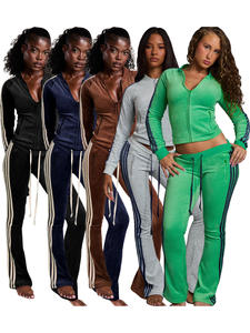 Produttori di abbigliamento con logo personalizzato, <span class=keywords><strong>tuta</strong></span> sportiva da donna con giacca con zip e <span class=keywords><strong>pantaloni</strong></span> a zampa, set due pezzi, abbigliamento athleisure. - Product Image 1