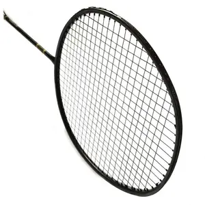 Matériau ultraléger 52g 10U petite raquette noire Raquette d'entraînement entièrement en carbone Raquette de badminton d'attaque