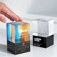 Trophée commémoratif de luxe en cristal et métal Global Square pour récompenser les équipes exceptionnelles, les employés individuels et les patrons