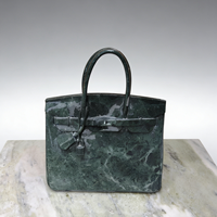 Sculpture d'art moderne, statue au design personnalisé, décoration moderne pour centre commercial, sculpture de sac à main en marbre à vendre