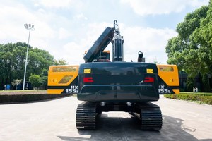 Excavadora de cadenas HX155L de 15 toneladas para dragado de ríos y restauración de zonas húmedas - Product Image 6