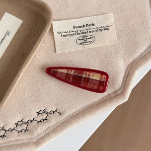 Nuevo Pasador de Pelo Rojo Estilo Dulce para Niñas, Diseño de Animales a Cuadros Rojo Beige, Pinza de Pelo de Plástico con Forma de Corazón y Flor - Product Image 2