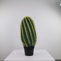Sculpture de cactus ovale géant surdimensionné en fausse plante, grande décoration artificielle de cactus pour une touche décorative saisissante style désert pour la maison et le bureau