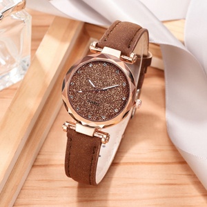 Reloj de mujer con cara de diamantes de imitación de polvo plateado explosivo Correa esmerilada, conjunto de reloj de cuarzo de dos piezas de tendencia informal para mujer - Product Image 4