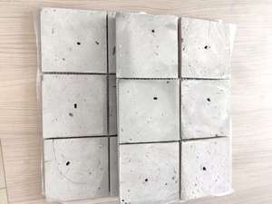 Pierre de pavé en argile gris foncé à face fendue naturelle de forme carrée avec dos en maille, durable et traditionnelle - Product Image 3